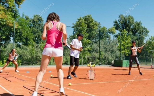 aula de tenis para iniciantes